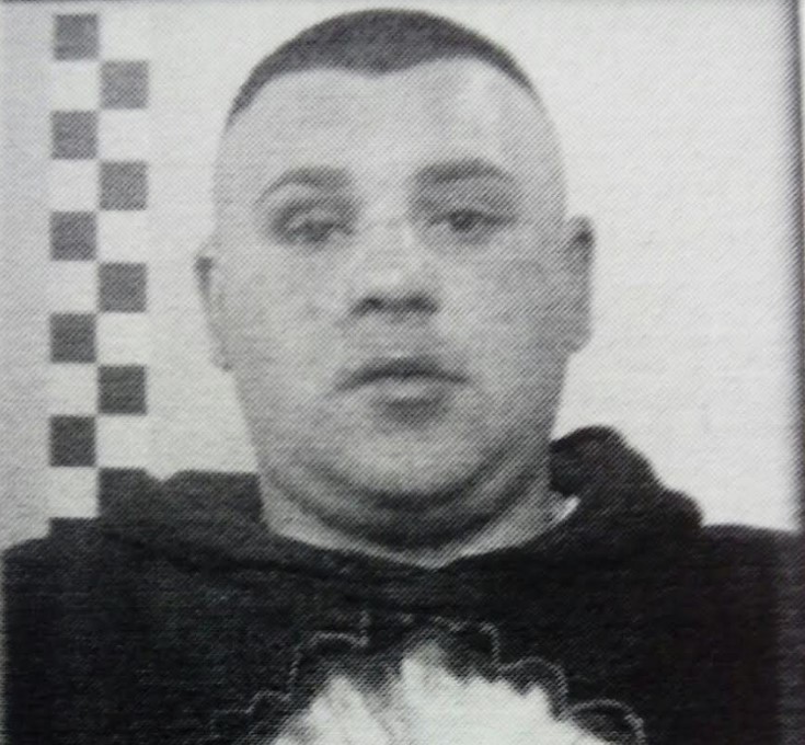 Cavalleggeri, 25enne si scaglia con coltello contro la polizia. Arrestato per tentato omicidio 