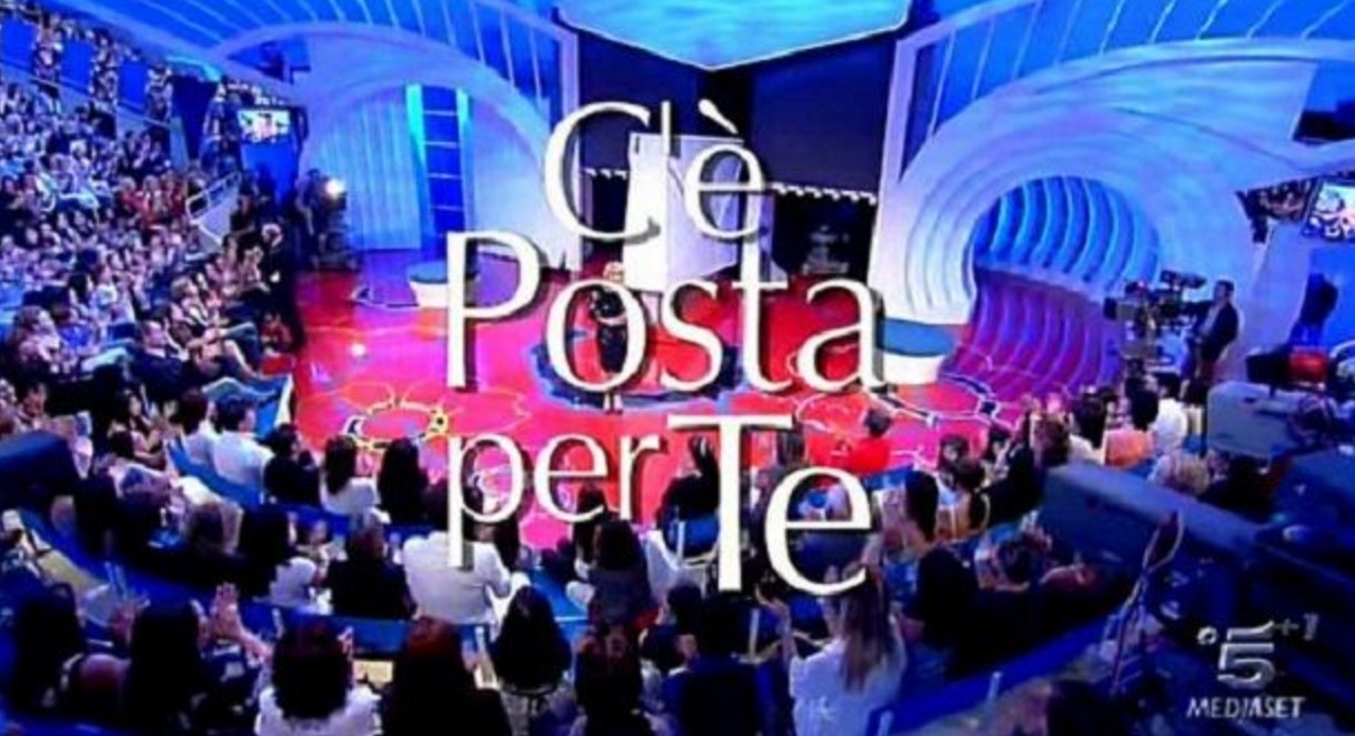 C'è Posta per Te, il postino di Maria De Filippi arriva a Giugliano 