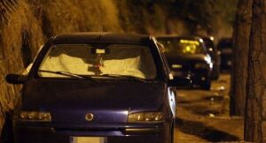 Via Pigna, arrestato il rapinatore delle coppiette