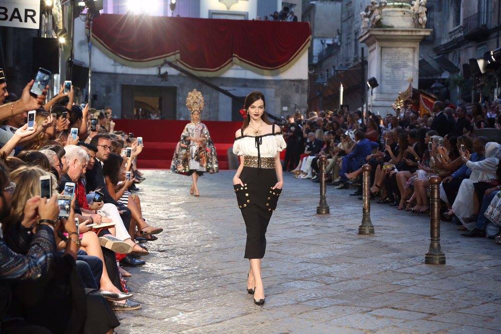 dolce  e gabbana na napoli proteeste