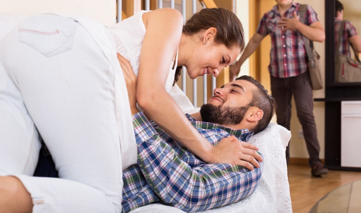 moglie-tradisce-marito