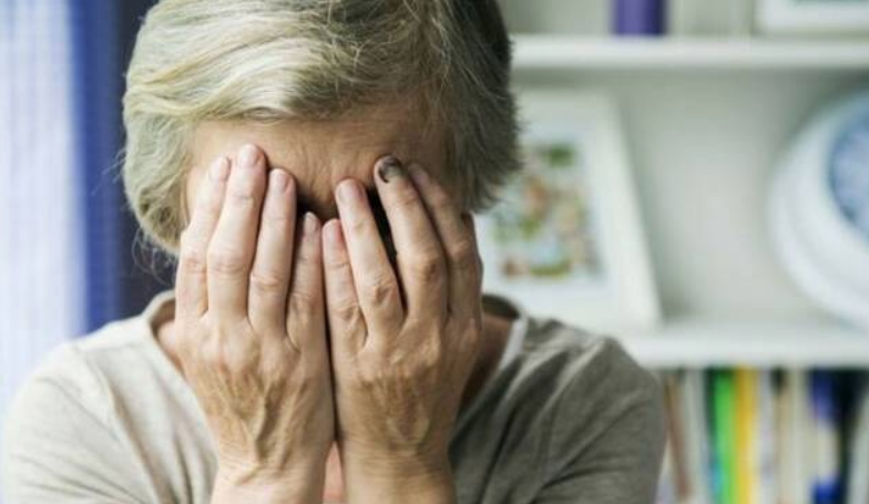 Napoli, anziana sfrattata è colpita da infarto: ora è in fin di vita