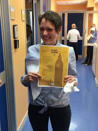 Buttano giù la porta e aggrediscono una donna: l'obiettivo del raid era il figlio