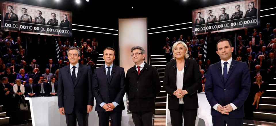 Elezioni in Francia, al ballottaggio Macron contro Le Pen: l'ex ministro in vantaggio