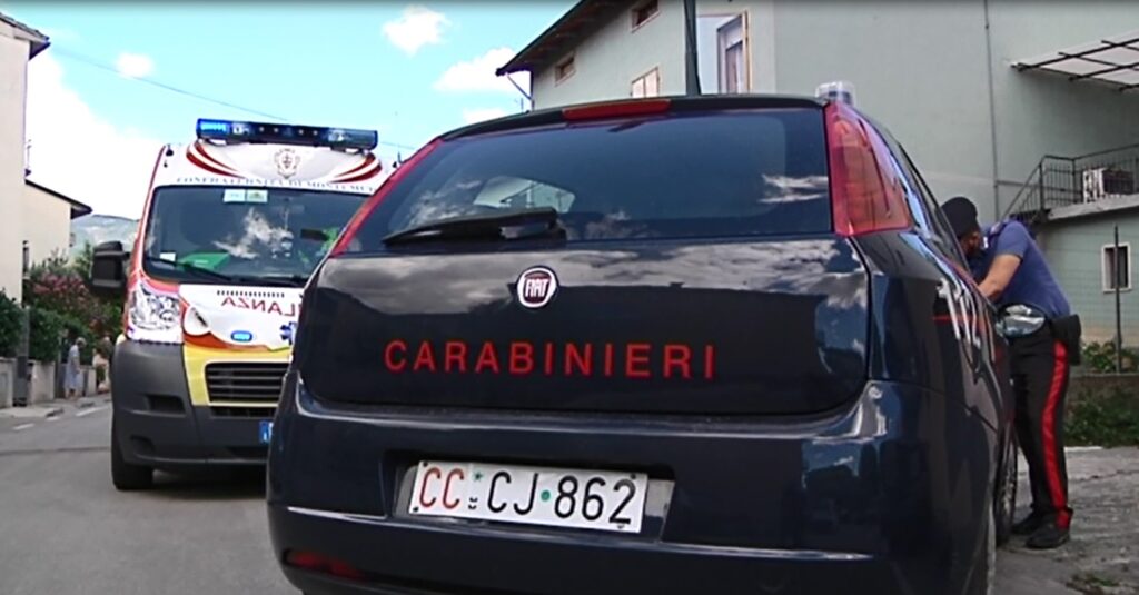Fermato per un controllo dai carabinieri: 50enne muore nel Napoletano