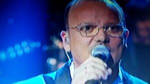 Gigi D'Alessio: l'omaggio al grande Totò a Made in Sud