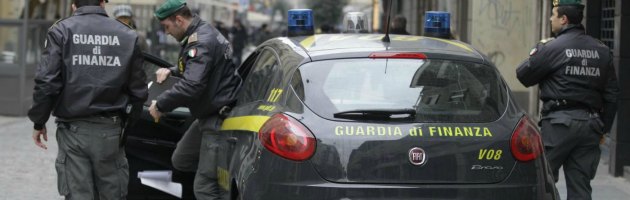 Blitz contro il clan Mallardo: sequestri da 38 milioni di euro