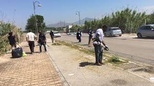 Castelvolturno, immigrati irregolari rendono un servizio alla comunità