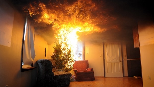 Marano, un corto circuito provoca incendio in un appartamento