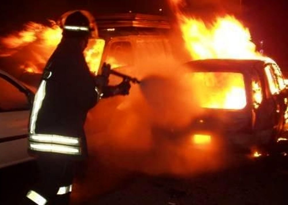 Nella tarda serata di martedì 18 ottobre, un tragico incendio ha sconvolto il quartiere di Montesanto, nel centro di Napoli. Indagano le forze dell'ordine