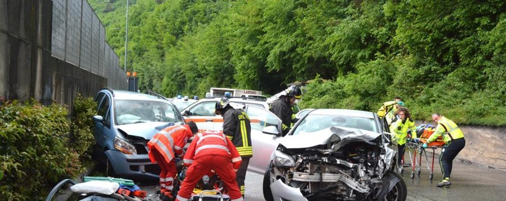 Quarto, grave incidente frontale: trauma cranico per un automobilista