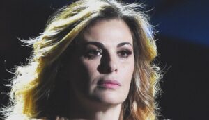 Vanessa Incontrada di nuovo in lacrime in TV: "Vi presento una persona"