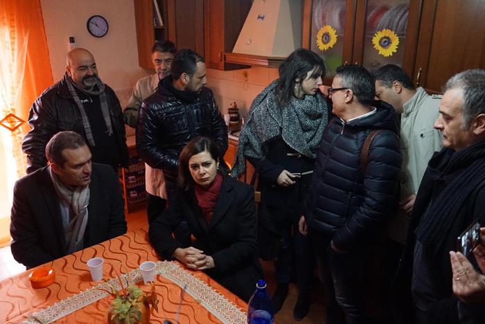 De Magistris a Scampia: "La Boldrini sia garante per l'abbattimento delle vele"