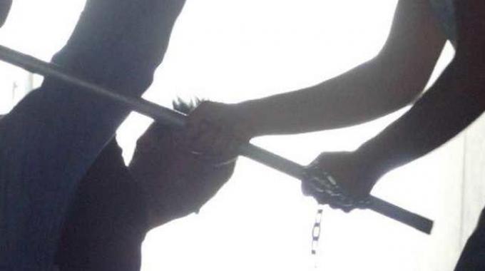 Uomo ucciso a sprangate mentre pescava sul litorale