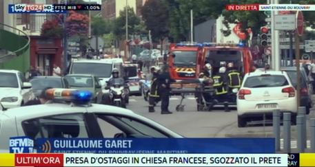 Francia, presi ostaggi in una chiesa: prete sgozzato