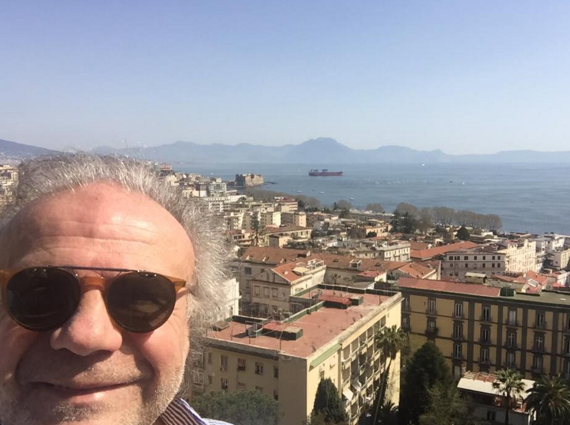 Jerry Calà in visita a Napoli, parole d'amore per la città 