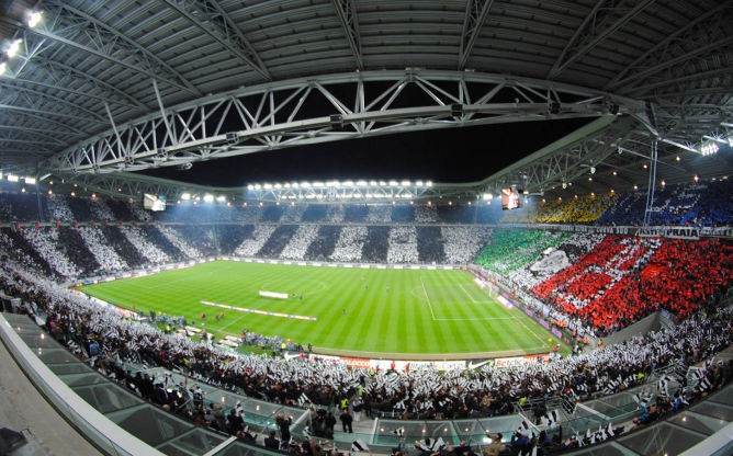Negli ultimi anni, la partita con il Napoli allo Juventus Stadium, ha procurato ingenti danni alla struttura, dove sono stati divelti sediolini e lavadini.
