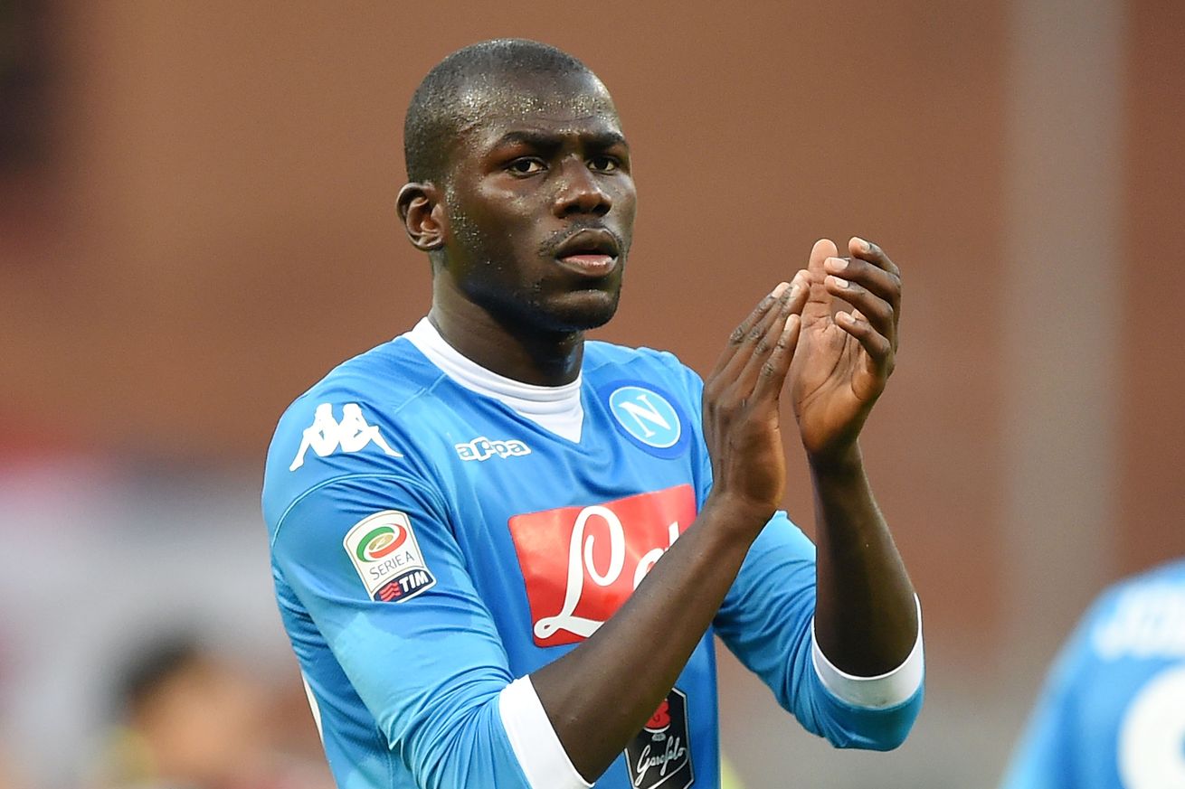 Albiol, Koulibaly: la situazione dei rinnovi e le proposte del Napoli