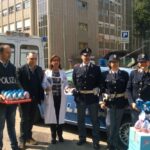 La polizia regala uova di Pasqua ai bambini del Santobono