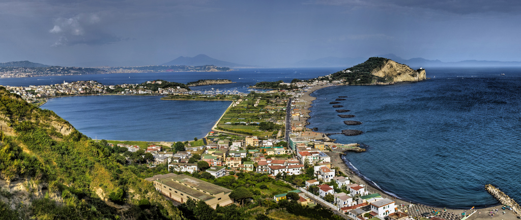 Covid, mini lockdown a Monte di Procida: scuole e palestre chiuse