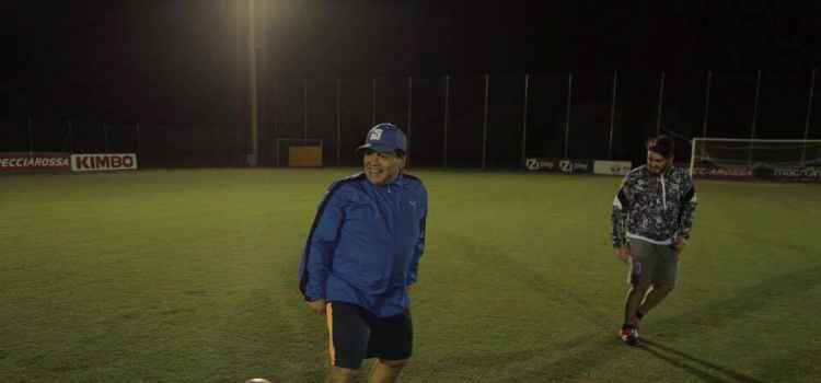 Maradona è in Italia: si allena a Formello per non fare uno sgarbo ai tifosi azzurri