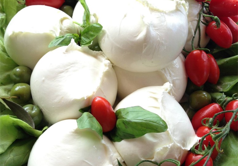 Mozzarella Napoli: top 5 dei posti dove trovare la migliore