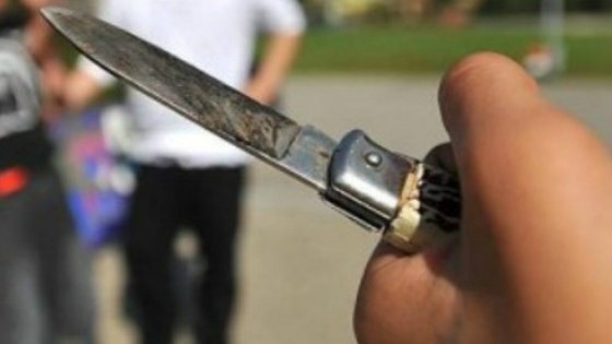 Napoli, Quartieri nel sangue: minorenne accoltella un ragazzo di 18 anni