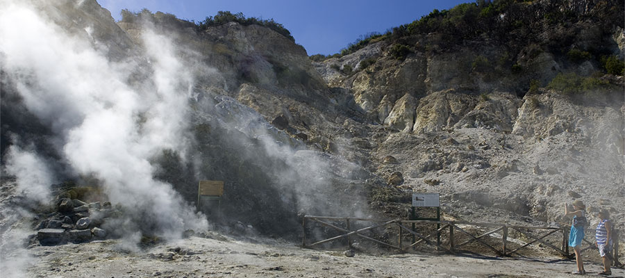 Nuovo studio sui Campi Flegrei: "Sarà possibile prevedere l'eruzione dei vulcani"