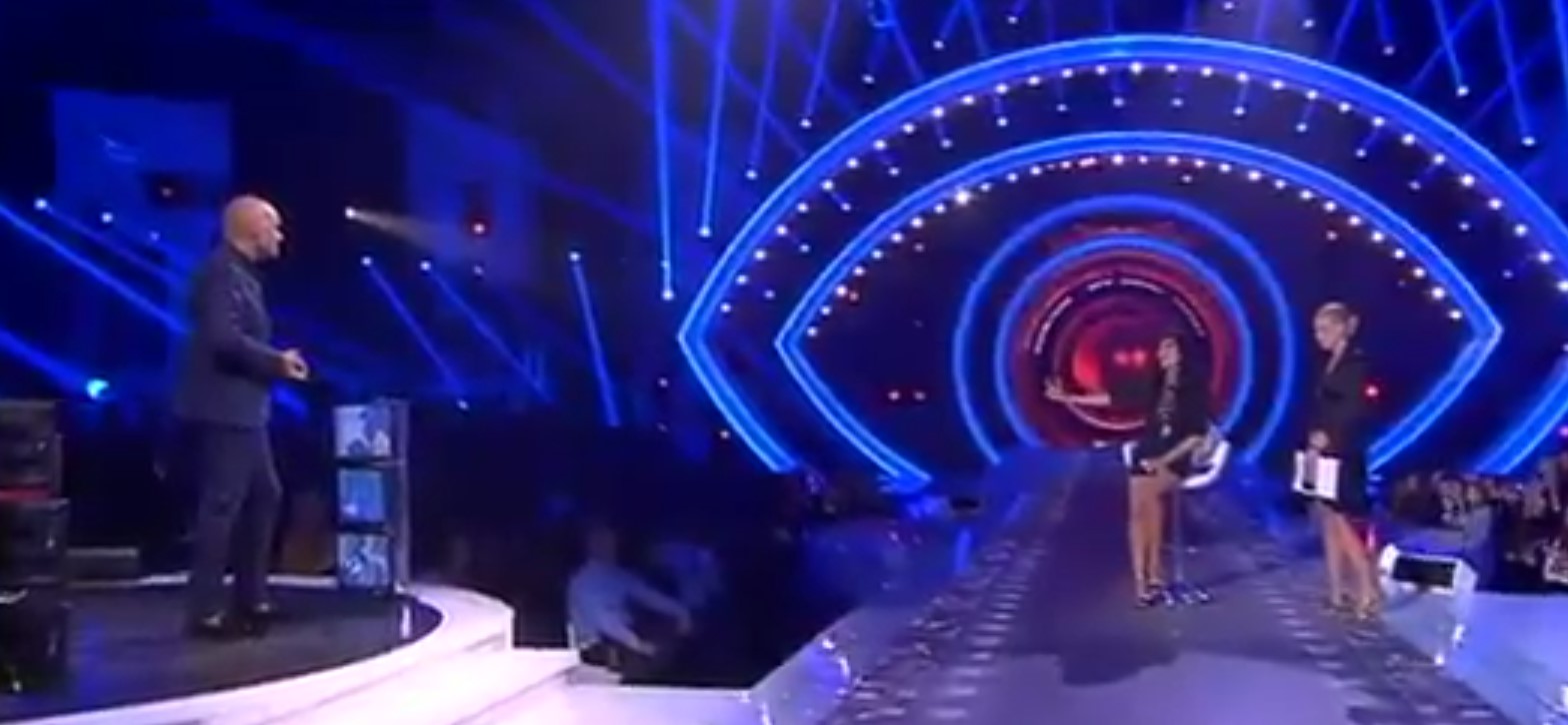 alfonso-signorini-attacca-pamela-prati-in-studio