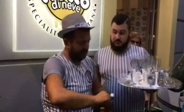 Pasticceria Poppella, l'inaugurazione è un successo