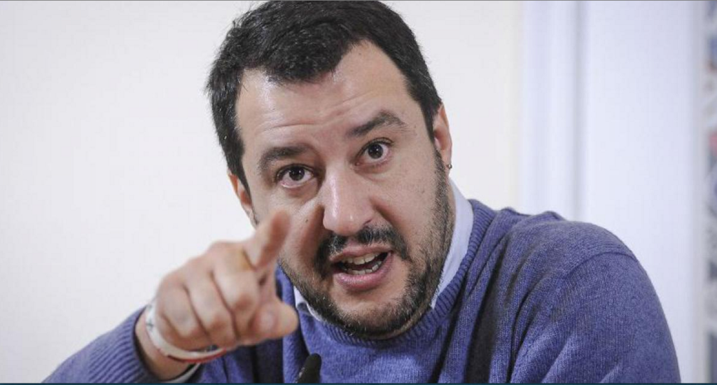 Salvini, vince la protesta: niente comizio a Napoli. Poi il dietrofront della Prefettura: "Manifestazione si terrà regolarmente alla Mostra"