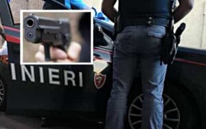 Napoli, uomo ferito a colpi d'arma da fuoco all'esterno di una panetteria