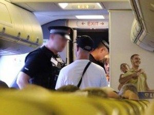 Addio al celibato in volo per Amsterdam: 13 persone fermate