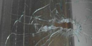 Stesa in Via Toledo: spavento per un proiettile che è entrato in una casa