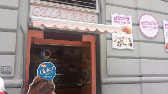 Rapina alla gelateria Polo Nord, danni al locale: ladri in fuga cin l'incasso