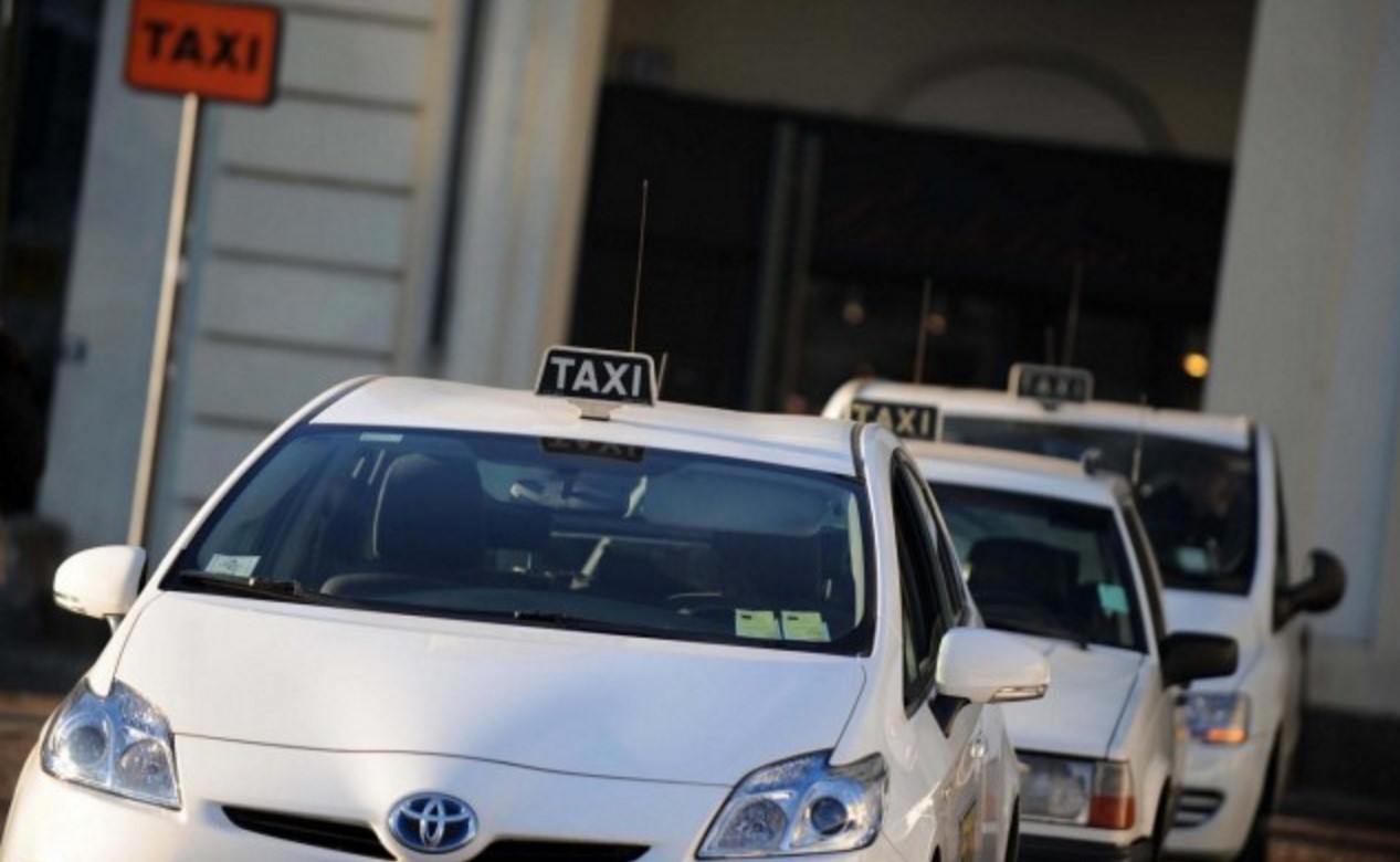 Taxi sharing a Napoli, arriva il servizio che rivoluzionerà i trasporti 
