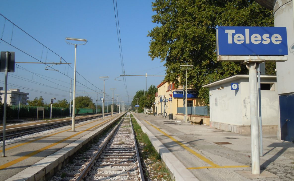 Telese: ragazzo di 16 anni muore travolto da un treno 