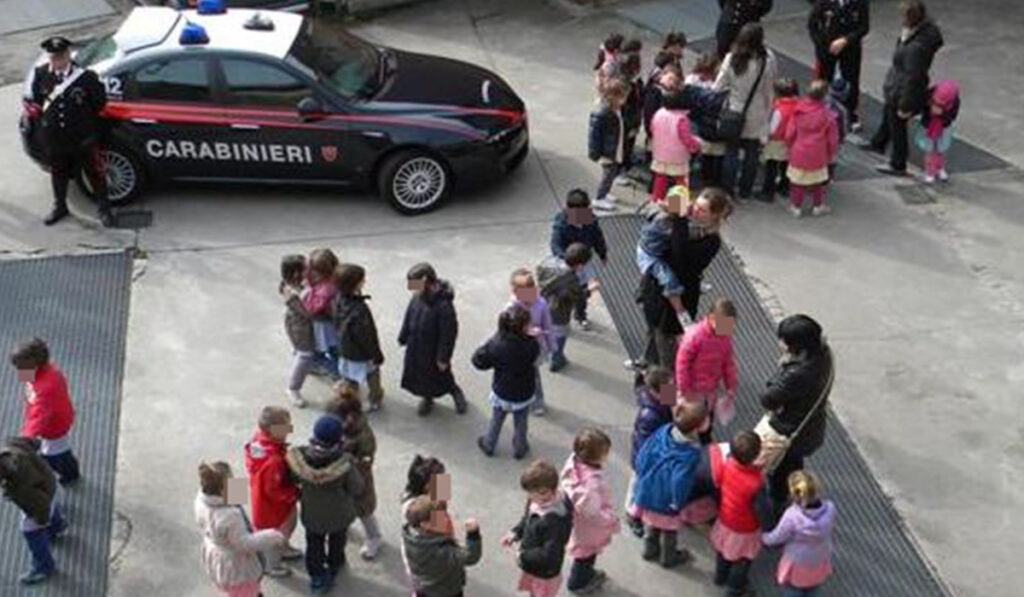 Topi a scuola, a Quarto sospese le lezioni nell'istituto