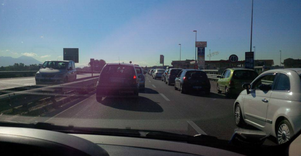 Traffico in tilt sull'Asse Mediano: problemi di viabilità