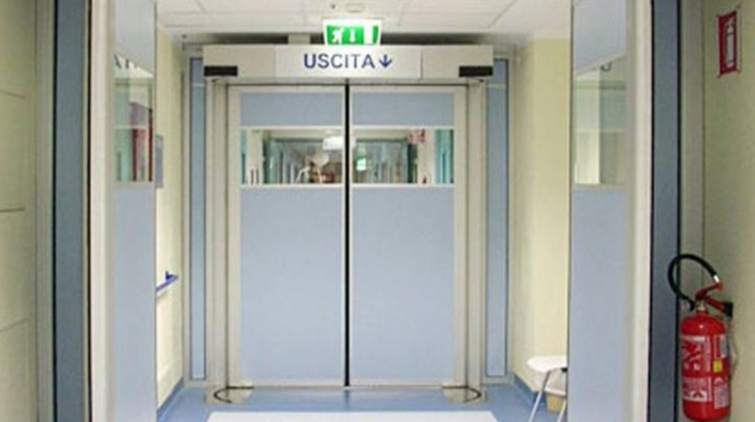 Tragedia a Nocera Inferiore, bambino nasce morto: caos in ospedale 