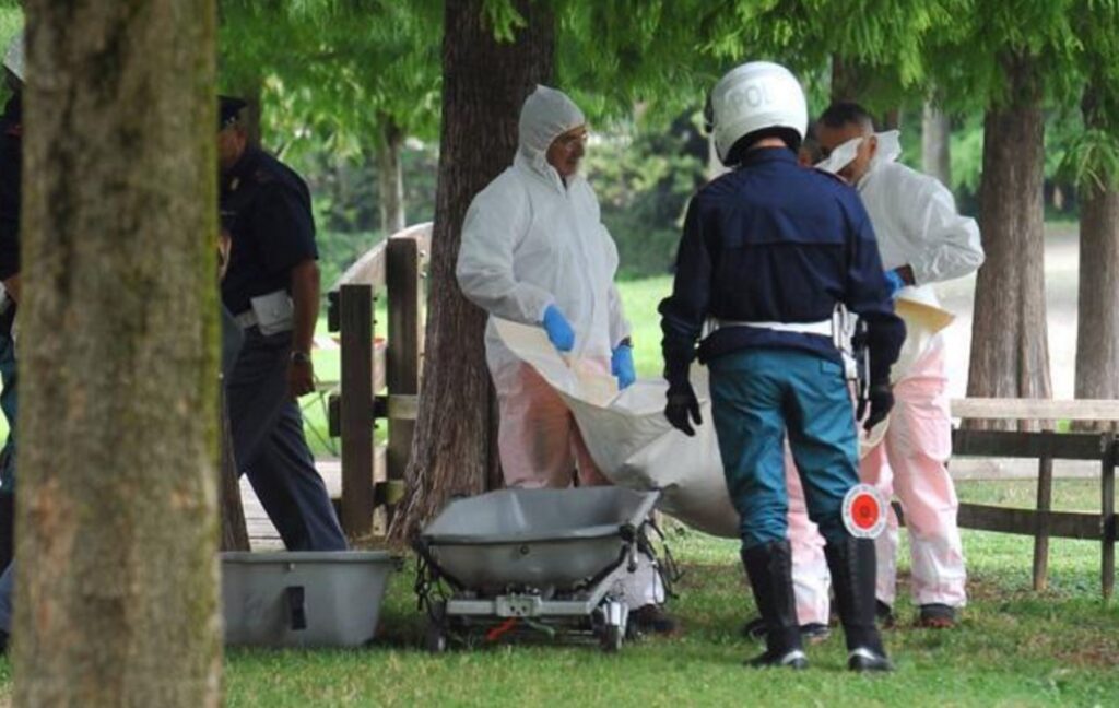 Trovato un cadavere nella villa comunale di Nocera Superiore