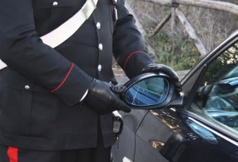 Truffa dello specchietto a Giugliano, "Mi hai rotto l'I-Phone" e scatta il raggiro