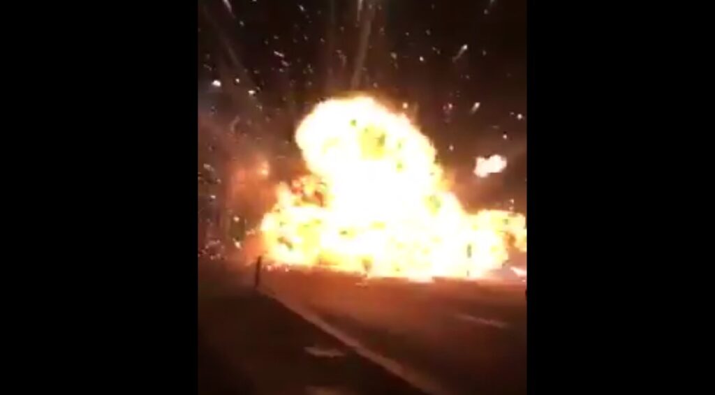 Video di Capodanno nel Napoletano diventa virale: sparata una bomba