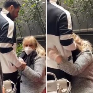 Fabrizio Corona torna in carcere, la disperazione della mamma mentre lo portano via: "E dove andrai?"