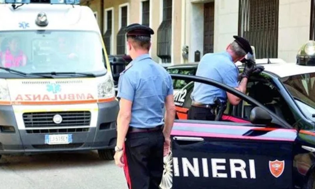Paura a Villa Literno, 35enne lascia un biglietto e beve detersivo: salvato dai carabinieri