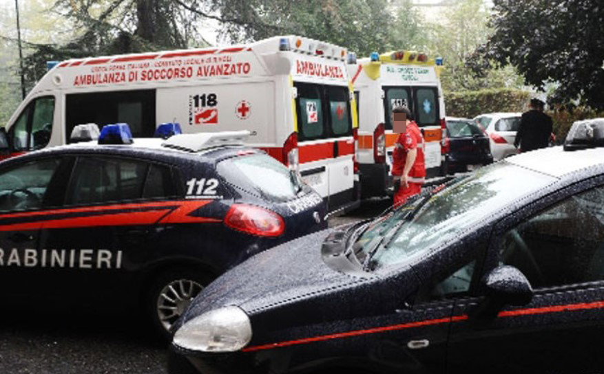 Uomo di 47 anni trovato senza vita nel giardino di casa, la tragedia scuote la Valle Caudina 