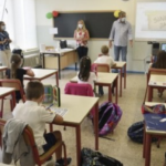 Scuole a Napoli, è ufficiale: gli istituti usati come seggi apriranno il 28 settembre