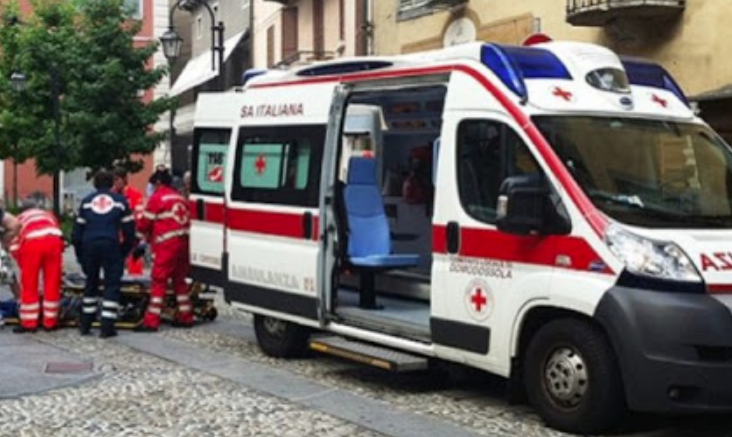 Dramma in Campania, donna si tolta la vita con un bisturi: l'atroce scoperta del marito
