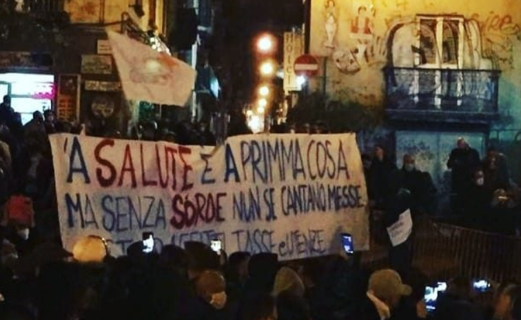 "Facciamo come a Napoli", proteste anche a Milano e Torino: l'Italia si ribella