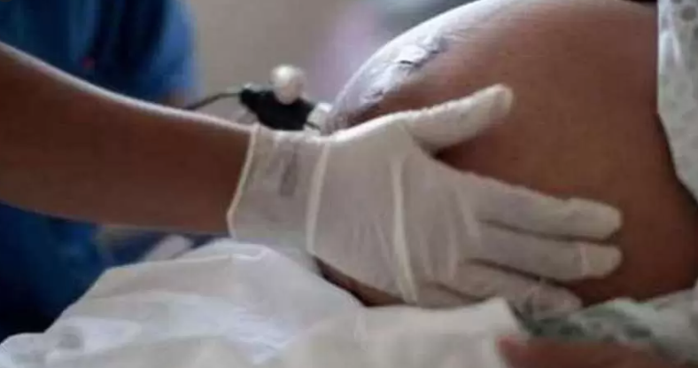 Bimba nata morta a Napoli, la ricostruzione del 118: "Partiti a razzo dopo la chiamata"